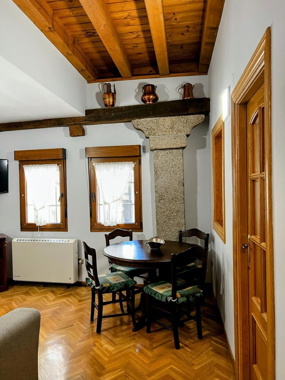 Hostal Plaza شقوبية المظهر الخارجي الصورة
